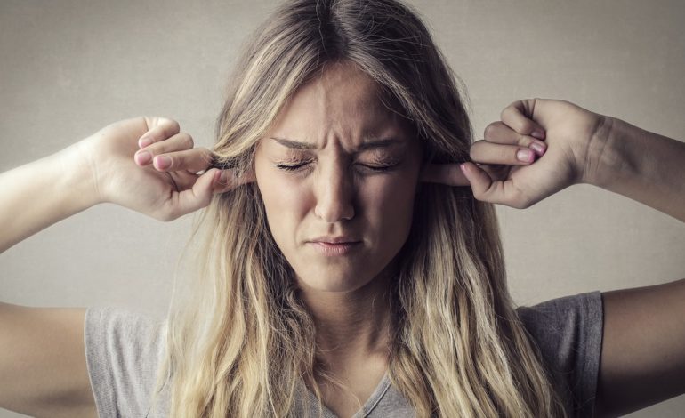 como-tratar-el-tinnitus:-posibles-soluciones-segun-los-expertos