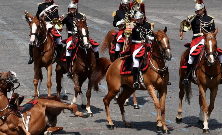 francia-muestra-musculo-militar-en-un-“atropellado”-desfile-por-el-dia-de-la-bastilla