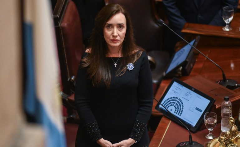 villarruel-le-respondio-a-parrilli-y-“su-pandilla”-con-una-carta-tras-la-insolita-pelea-por-los-banos-en-el-senado