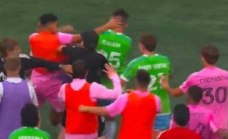 escandalo-en-el-final-seattle-sounders-vs.-inter-miami:-suarez-escupio-a-un-rival-en-medio-de-las-pinas-y-empujones
