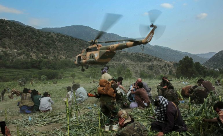 afganistan:-despues-del-devastador-terremoto-que-causo-800-muertos,-siguen-llegando-heridos-a-los-hospitales