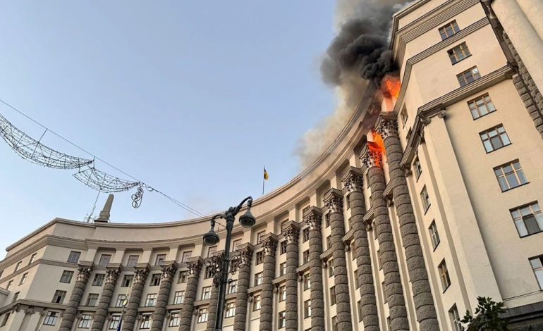rusia-escalo-sus-ataques-contra-ucrania-con-un-record-de-drones:-por-primera-vez-alcanzo-la-sede-del-gobierno-en-kiev