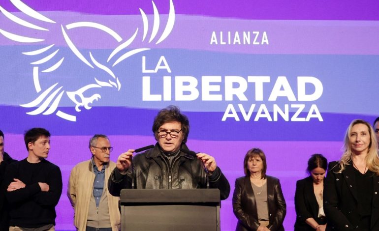 milei-admitio-la-“clara-derrota”-libertaria,-pero-advirtio-que-en-el-“rumbo-no-se-retrocede-ni-un-milimetro”
