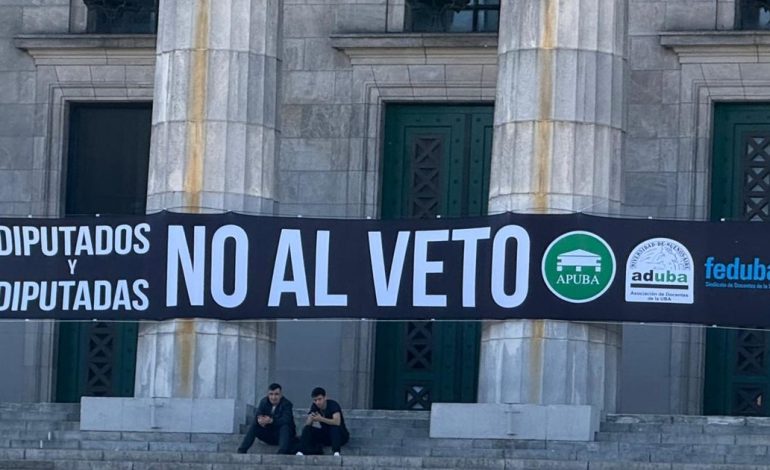 el-gobierno-denunciara-a-las-autoridades-de-la-uba-por-el-cambio-de-la-pagina-oficial-con-consignas-contra-el-veto-de-milei