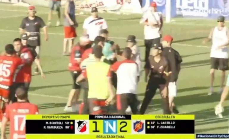 escandalo-en-mendoza:-los-jugadores-de-deportivo-maipu-se-agarraron-a-pinas-con-sus-hinchas