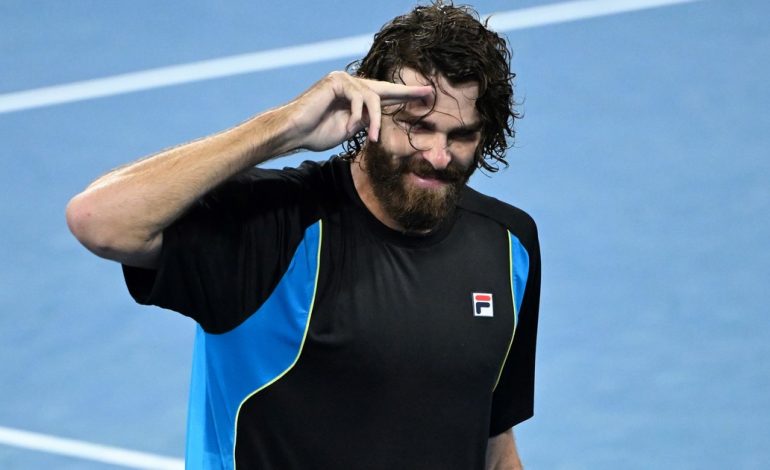 el-polemico-abandono-del-“gigante”-opelka-en-el-masters-1000-de-paris:-no-se-presento-por-un-problema-fisico-y-entro-como-lucky-loser