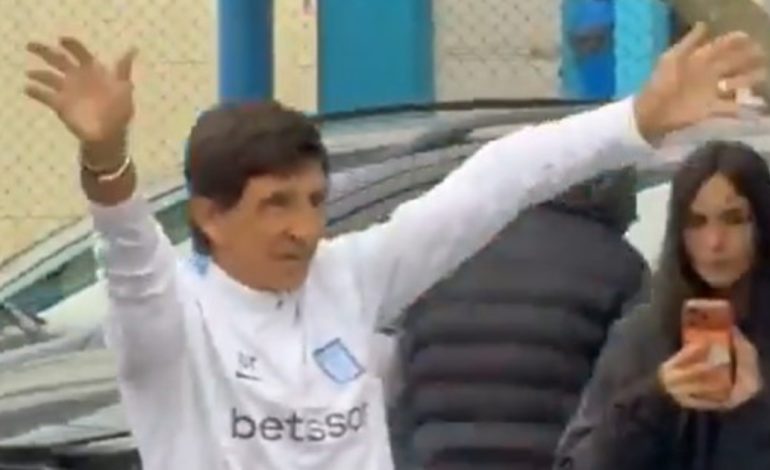 Gustavo Costas dirigió su última práctica en Racing, saludó emocionado a los hinchas y su hijo sacó pecho: «Nos quedaba mucho por dar»