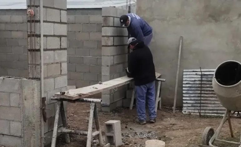  QUEBRACHO HERRADO:  EL MUNICIPIO COLABORA CON LA AMPLIACIÓN DEL CENTRO DE JUBILADOS.