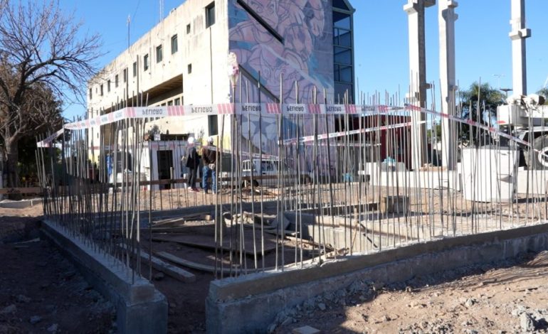  UNIVERSIDAD PROVINCIAL: CON EL MONTAJE COLUMNAS, AVANZA LA CONSTRUCCIÓN DE LA SEDE DE VILLA LIBERTADOR.