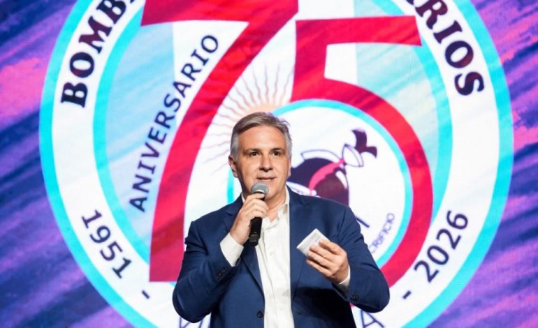  LLARYORA ENCABEZÓ LA CENA ANIVERSARIO POR LOS 75 AÑOS DE BOMBEROS VOLUNTARIOS DE VILLA MARÍA.