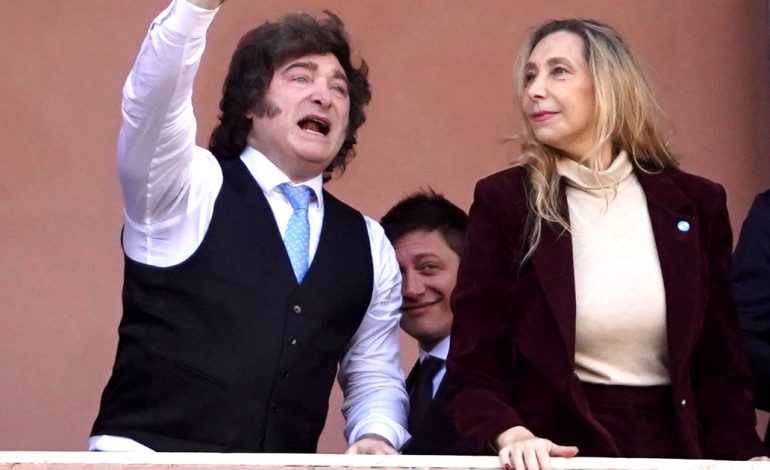 interna-sin-fin:-ahora-karina-milei-busca-desplazar-al-equipo-de-santiago-caputo-en-las-redes-sociales