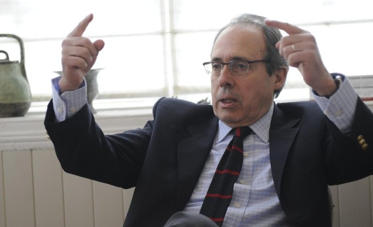 Después de 30 años restituyeron al procurador general de Santa Cruz, Eduardo Sosa