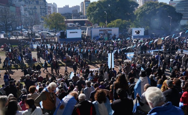 a-un-ano-de-la-detencion-de-cristina-kirchner,-la-militancia-k-realizara-hoy-un-banderazo-en-parque-lezama-para-reclamar-la-liberacion-de-la-expresidenta