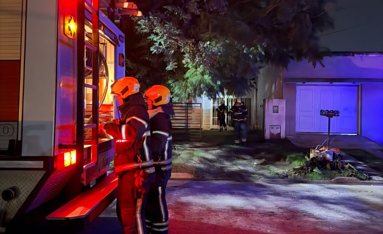 LAS VARILLAS: RÁPIDA INTERVENCIÓN EN PRINCIPIO DE INCENDIO EN VIVIENDA.